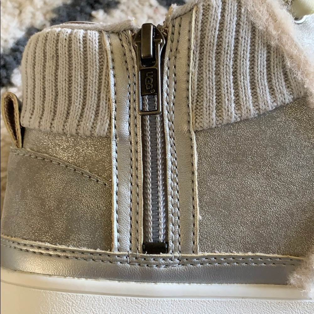 Ugg Silver sneakers - Picture 5 of 8
